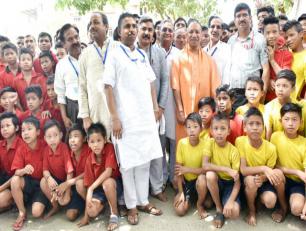 मा0 मुख्यमंत्री श्री योगी आदित्यनाथ, केशव धाम, वृंदावन, मथुरा में राष्ट्रीय स्वयंसेवक संघ द्वारा आयोजित की गई तीन दिवसीय समन्वय बैठक के अवसर पर। दिनांकः 02 सितम्बर 2017, मथुरा।