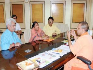 मुख्यमंत्री जी से 18 अगस्त, 2017 को लखनऊ में केन्द्रीय संचार राज्यमंत्री स्वतंत्र प्रभार श्री मनोज सिन्हा ने मुलाकात की।