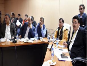 औद्योगिक विकास मंत्री श्री सतीश महाना इन्वेस्टर्स समिट 2018 की तैयारियों की समीक्षा करते हुए 