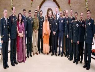 उत्तर प्रदेश के मुख्यमंत्री योगी आदित्यनाथ जी से 28 जनवरी, 2018 को उनके सरकारी आवास पर नेशनल डिफेन्स काॅलेज के प्रतिनिधिमण्डल ने भेंट की।