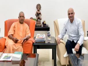 उत्तर प्रदेश के मुख्यमंत्री योगी आदित्यनाथ जी से 18 मार्च, 2018 को उनके सरकारी आवास पर कनाडा में भारतीय राजदूत श्री दिनेश भाटिया ने भेंट की।