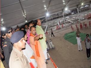 मा० मुख्यमंत्री योगी आदित्यनाथ जी 11 जुलाई 2018 को मिर्जापुर में आदरणीय प्रधानमंत्री जी के कार्यक्रम से पूर्व तैयारियों का निरीक्षण करते हुये।	