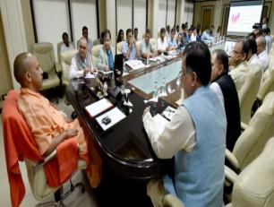 उत्तर प्रदेश के मुख्यमंत्री योगी आदित्यनाथ जी दिनांक 21 जुलाई, 2018 को शास्त्री भवन, लखनऊ में 29 जुलाई, 2018 को 60,000 करोड़ रुपये के मेगा प्रोजेक्ट्स की ग्राउण्ड ब्रेकिंग सेरेमनी की तैयारियों की समीक्षा की।